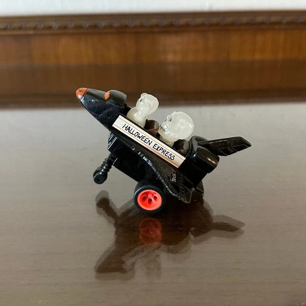 1990 Vintage Halloween Express Black Space Shuttle Pull Back Toy Skull Pilots